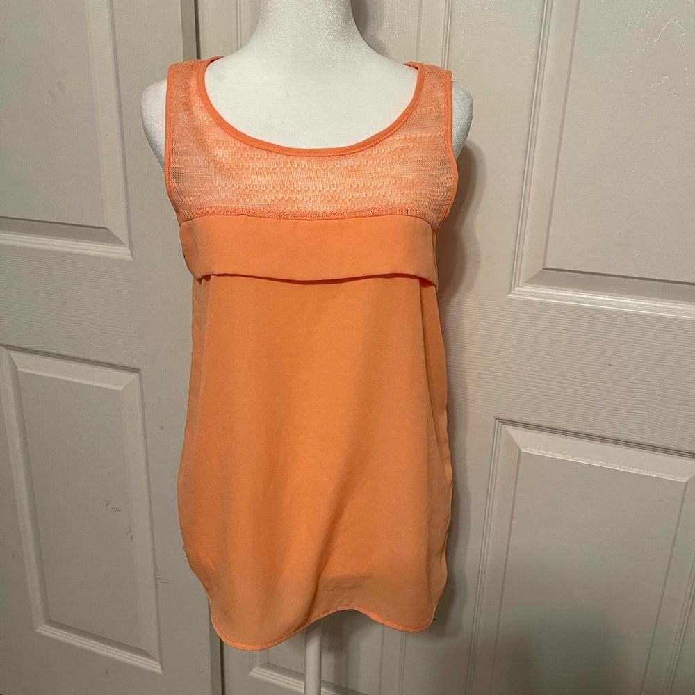 Ladies sleeveless blouse